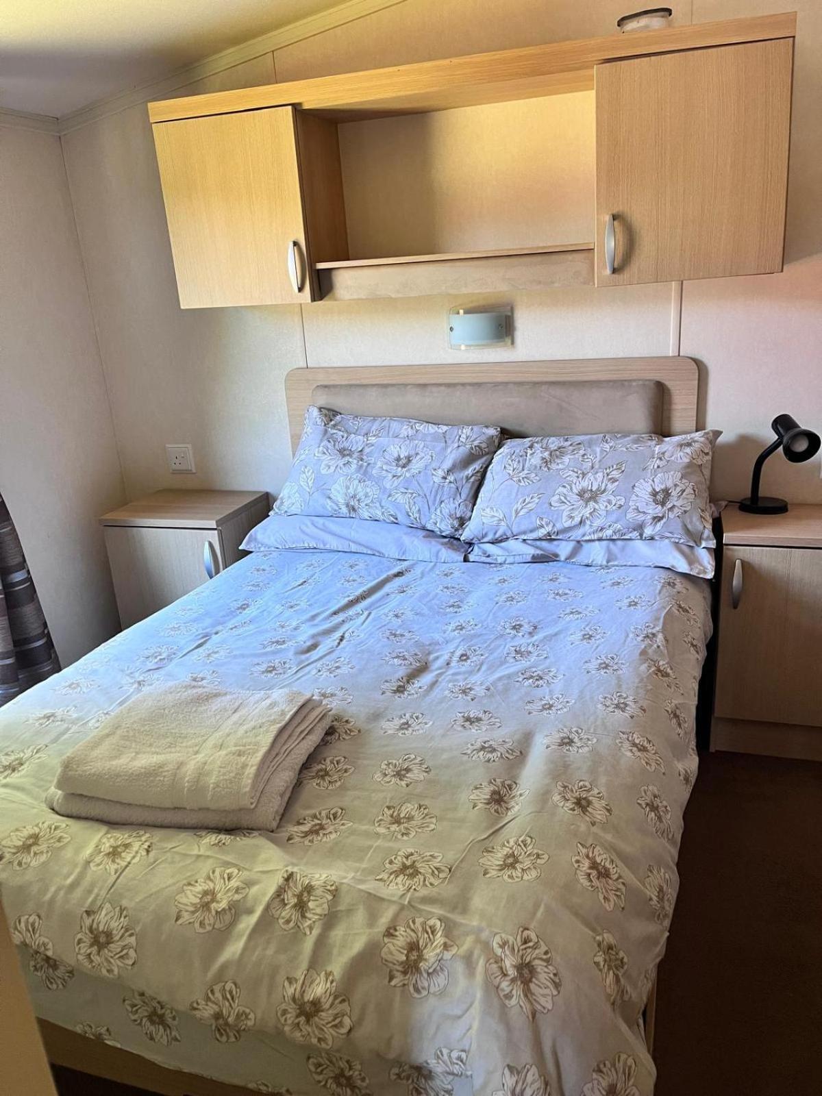 Van Number 123 Beautiful Caravan Sleeps 4 Aberystwyth Zewnętrze zdjęcie